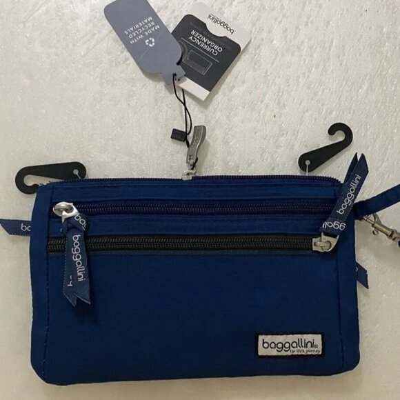 Baggallini Handbags - Baggallini Unisex-Adult RFID Currency Organizer Travel Wallet NEW WITH TAGS NWT